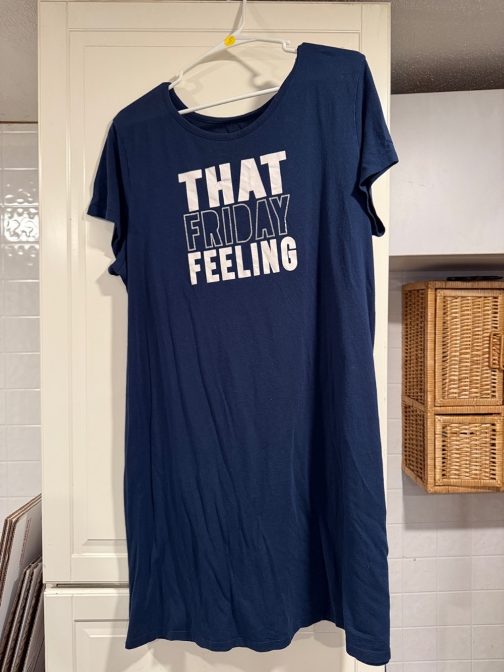 Secret treasures Navy Graphic Tee nightgown - size large/XL lot of 2 3:21🎶